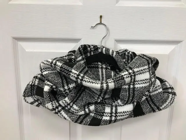 Campfire Infinity Scarf-Blk/Wht