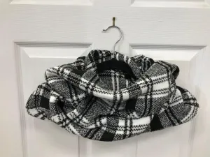 Campfire Infinity Scarf-Blk/Wht