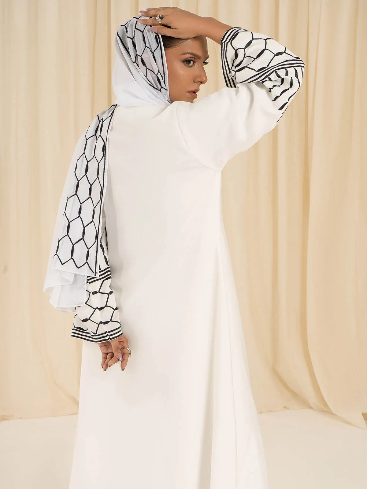 Hive Pearl Abaya