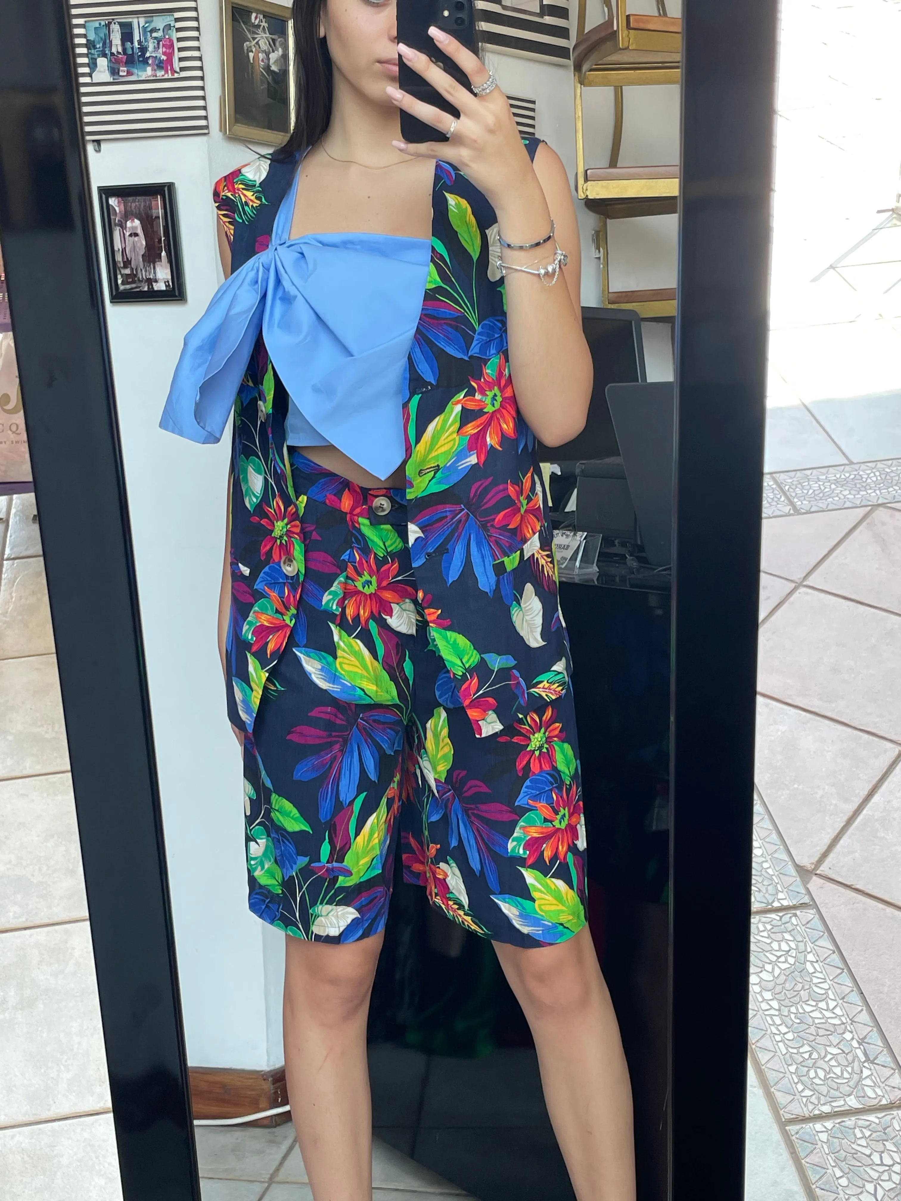 Linen vivid flower Vest