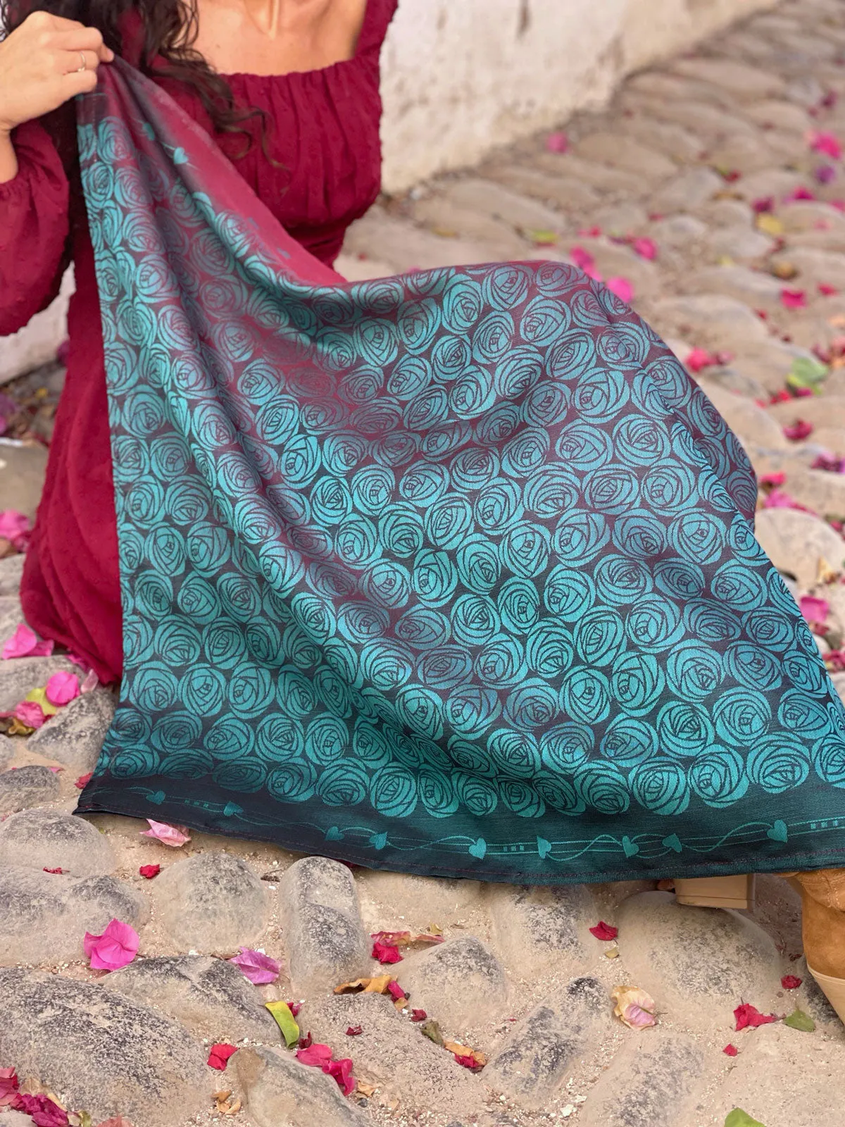 Roses Naomi Infinity Loop